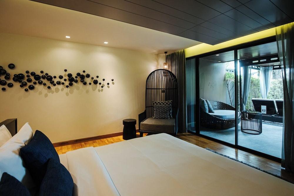 Cross Chiang Mai Riverside