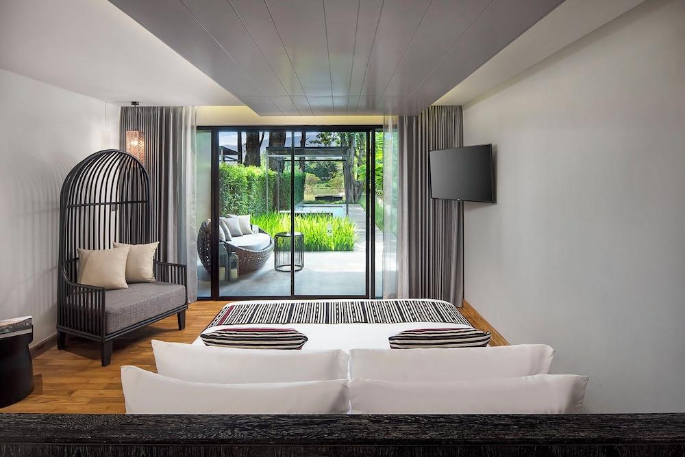 Cross Chiang Mai Riverside