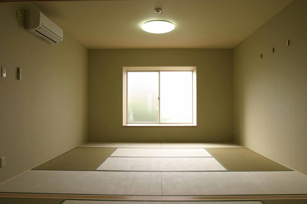 Yadocafe Chelsea's Rainbow B&B