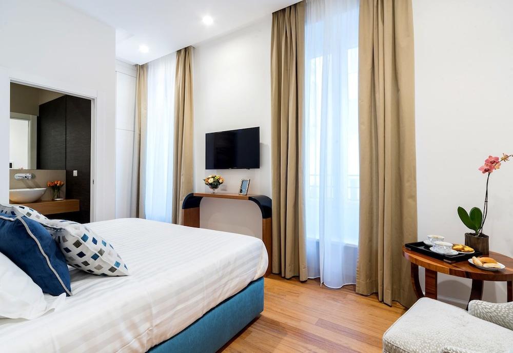 900 Piazza del Popolo