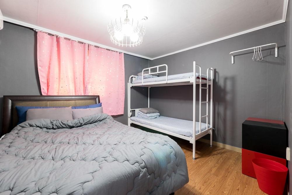 Liz's House - Hostel