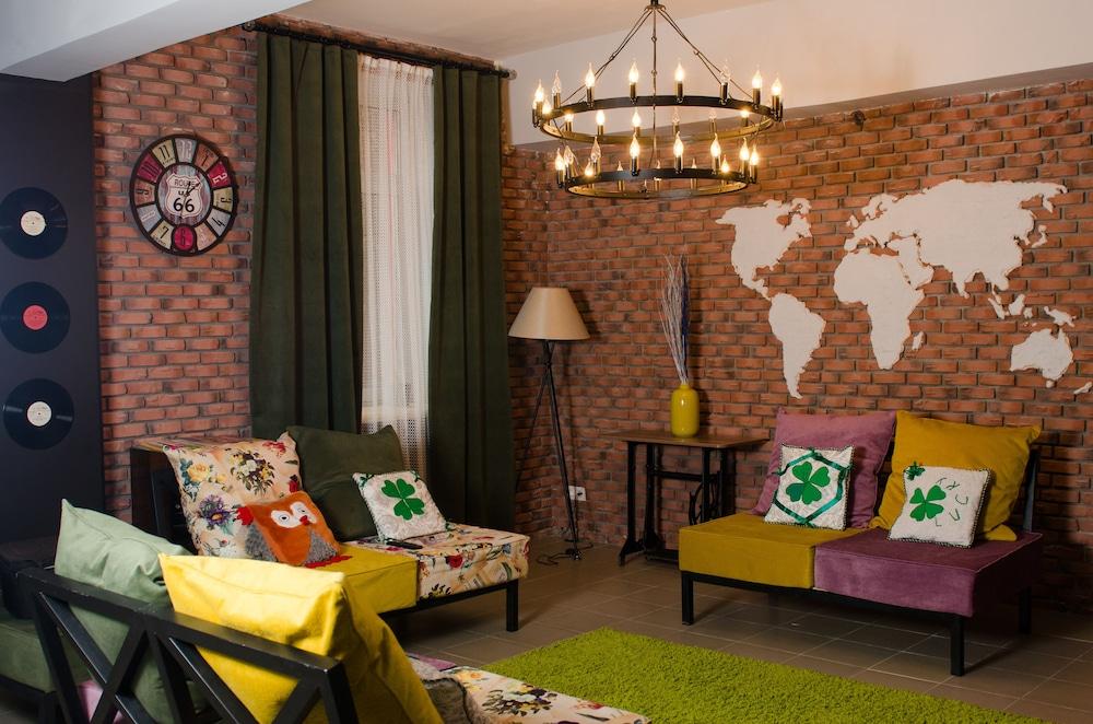 Hotel Lucky - Hostel