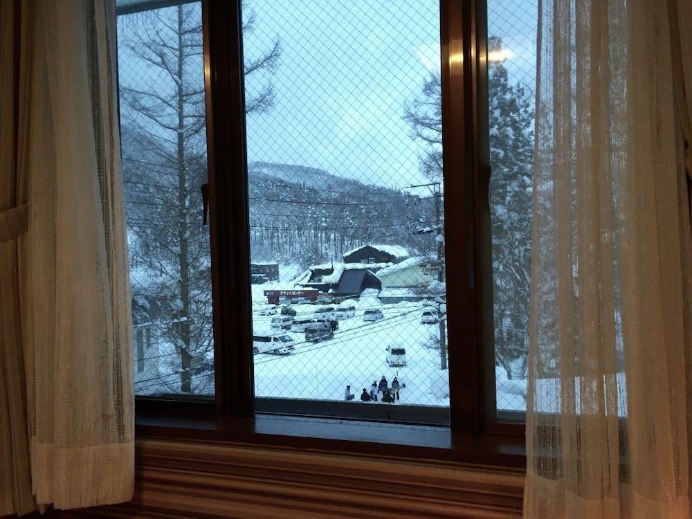 Hakuba Landmark Iwatake Lodge