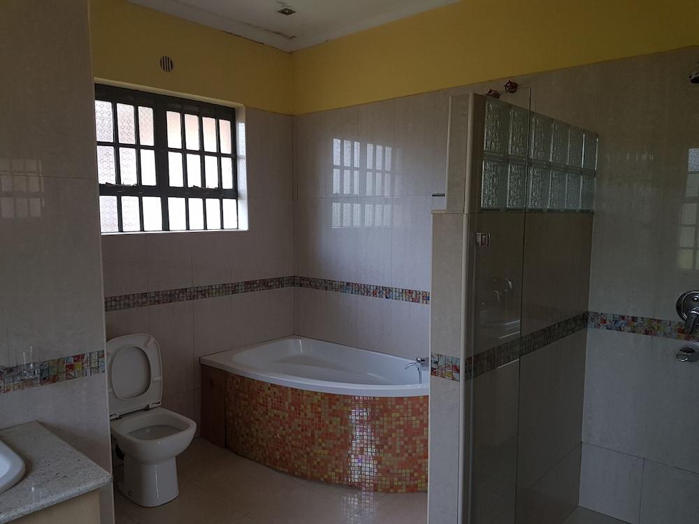 Spurwing Guest House