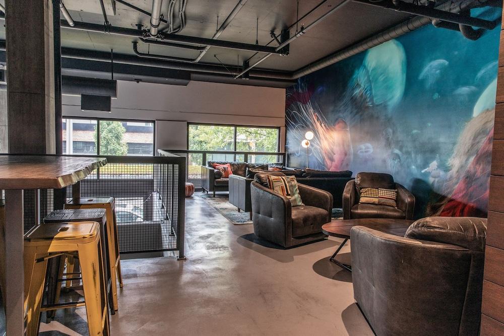 Domicile Suites at Cove