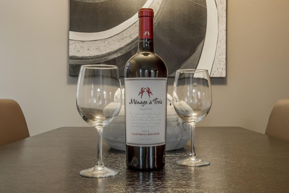 Domicile Suites at Elliott Bayview