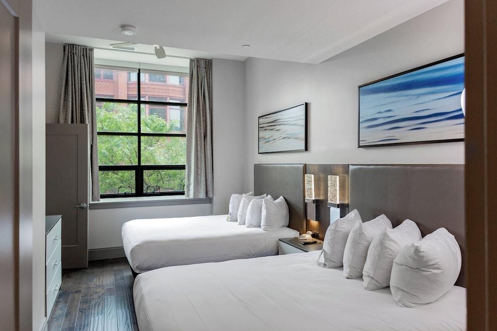 The Current Iowa, Autograph Collection