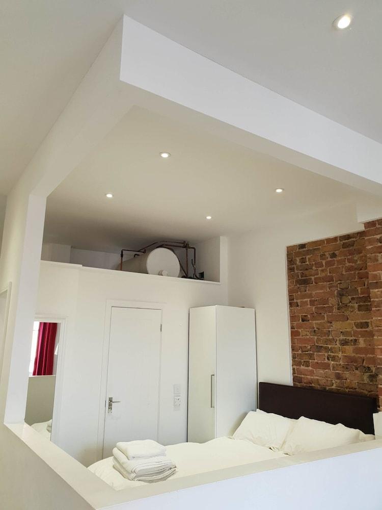 Central Windsor Apartments