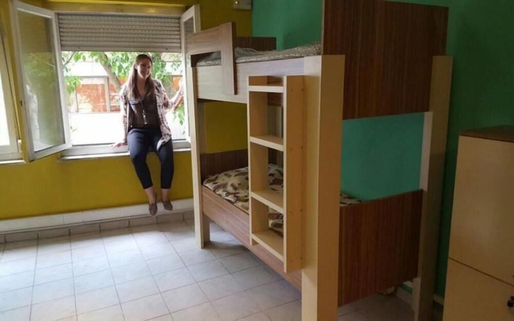 Small Funny World Athens - Hostel