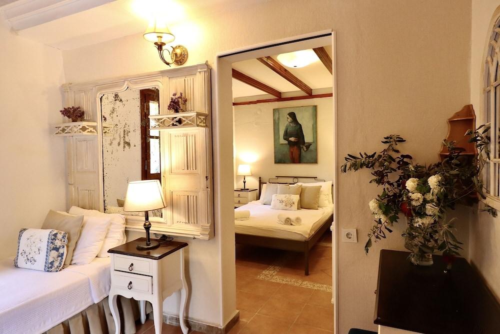 Kemerbag 29 - Adults Only