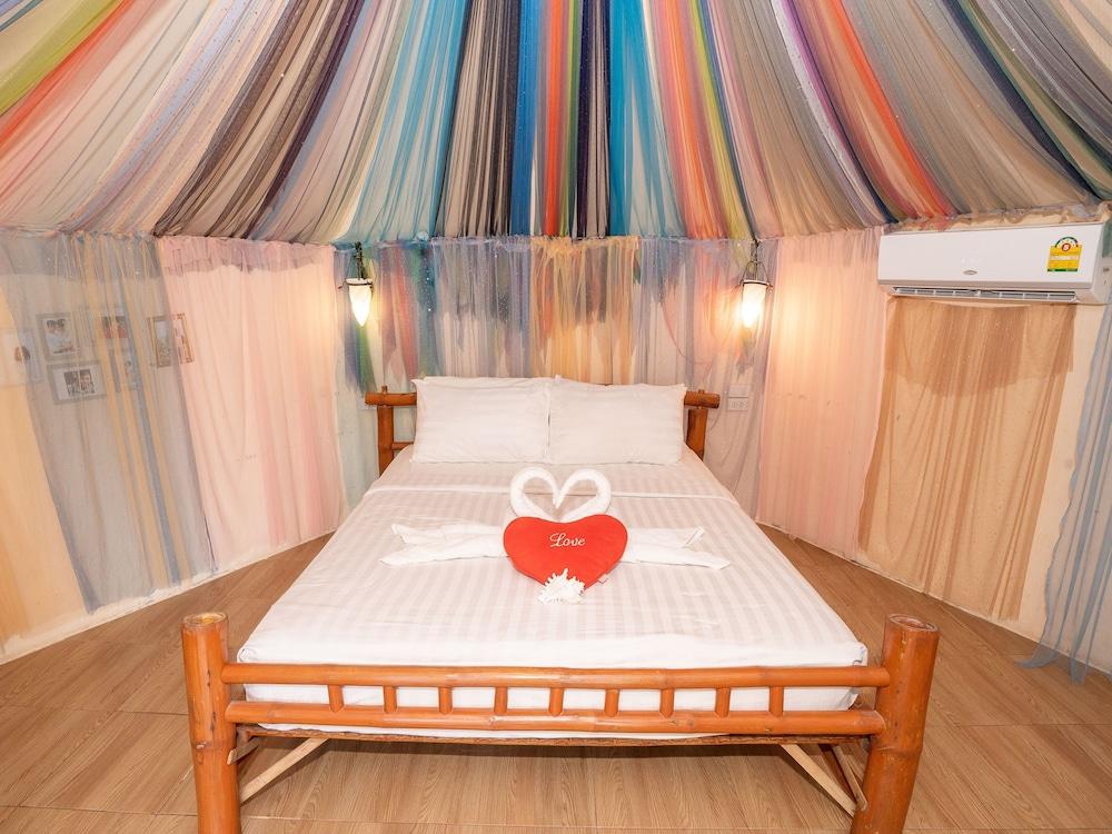 Paree Hut Resort Koh Sichang