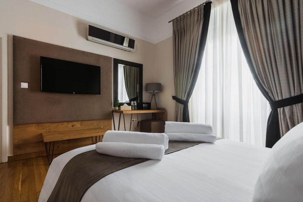 Acropolis Exclusive Residences