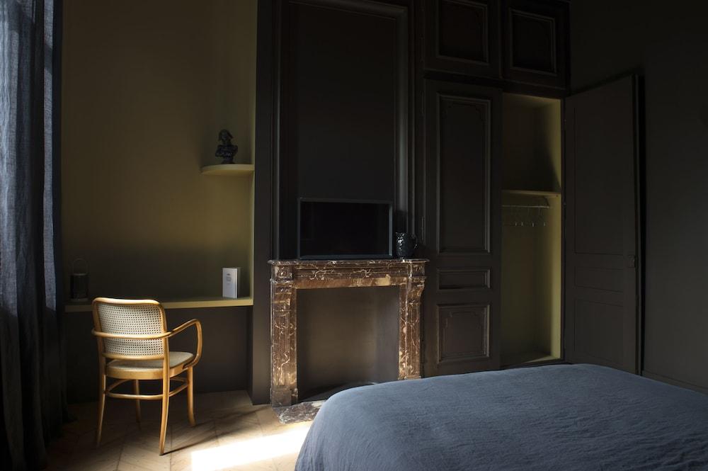 Les Toquées by Benoit Bernard