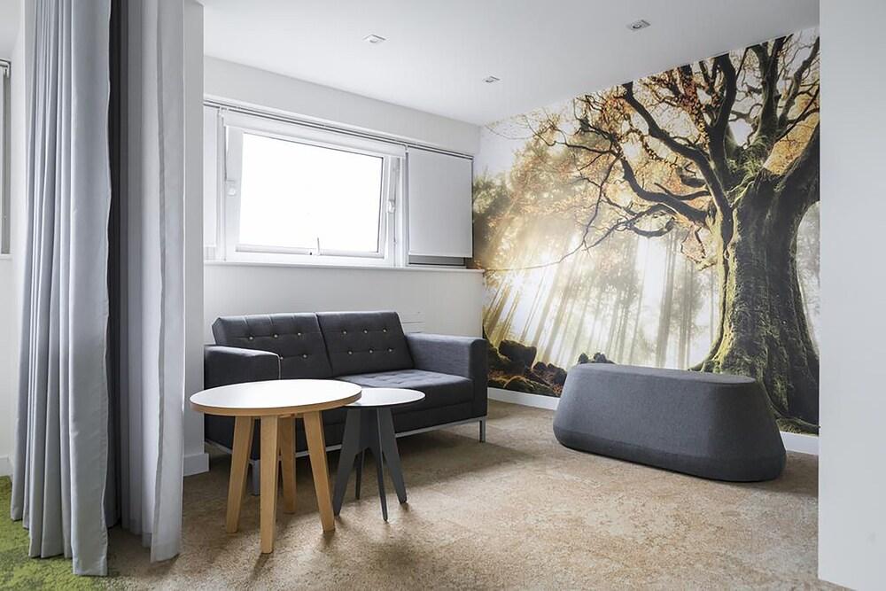 John Lester & Eddie Colman Courts - Campus Accommodation