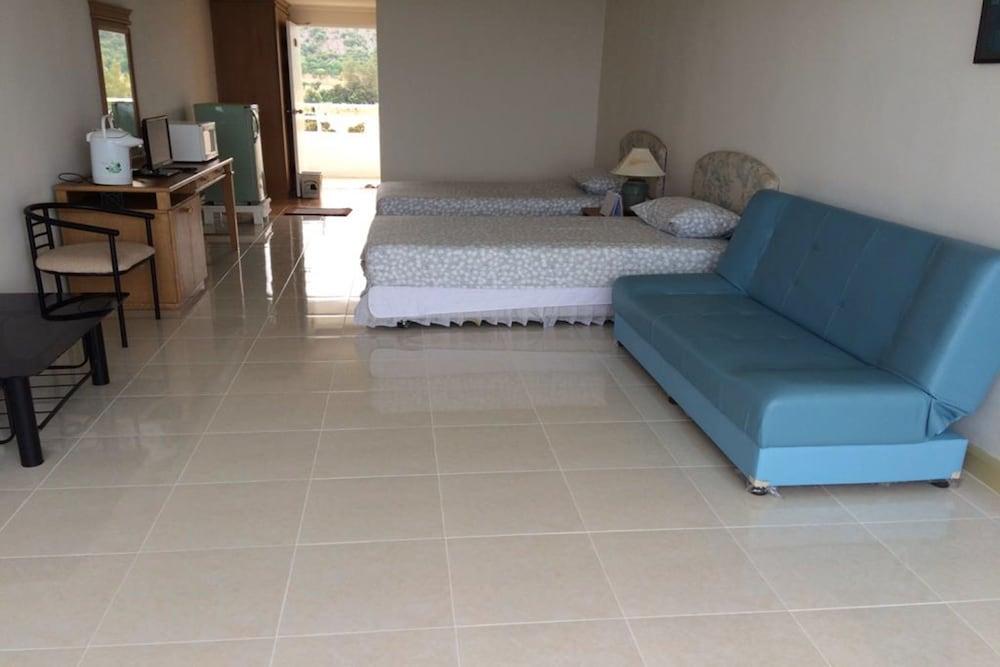 Milford Paradise - No.200