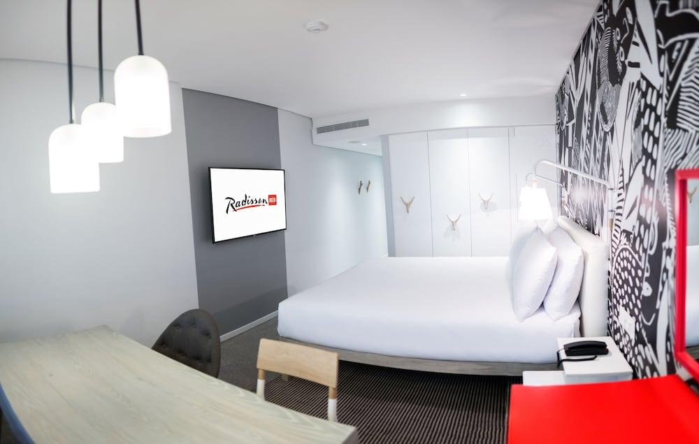 Radisson RED V&A Waterfront, Cape Town