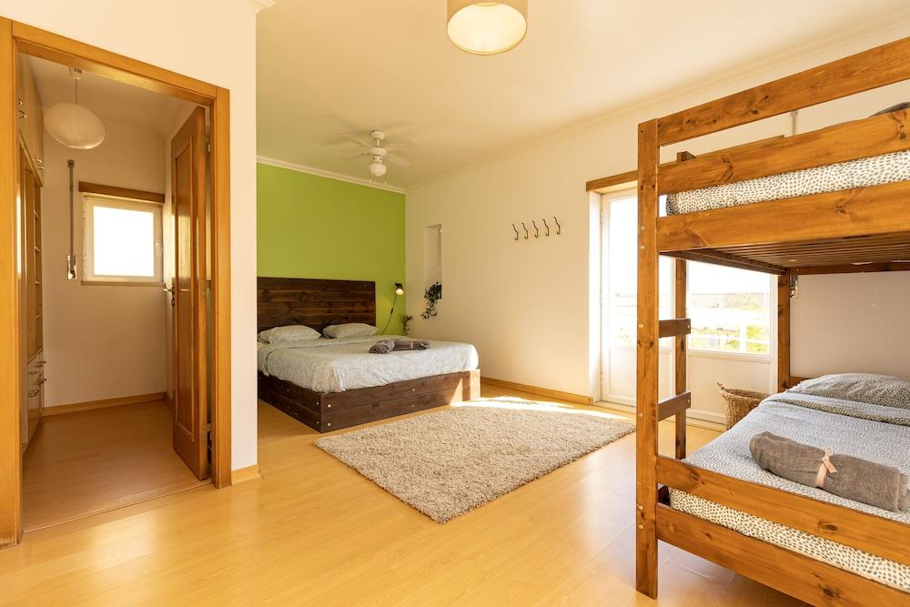 Pineapple Surf House - Hostel