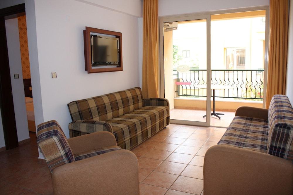 Sebnem Apart & Studios