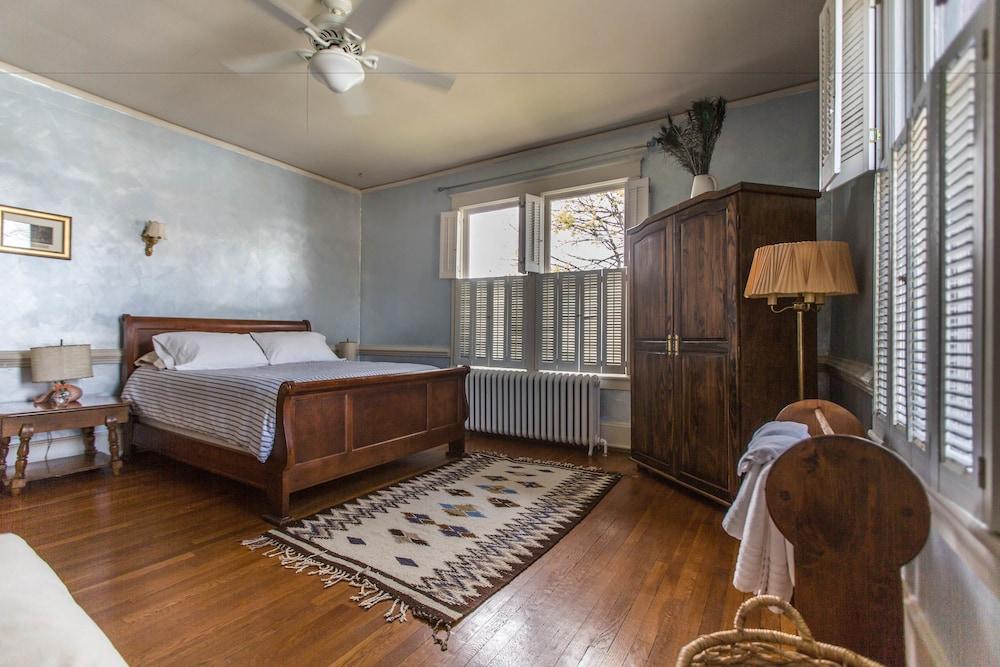 Garden Oasis Near Downtown