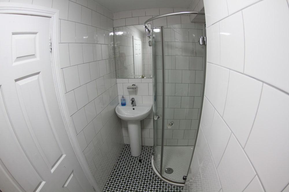 Rolling Wave Guesthouse