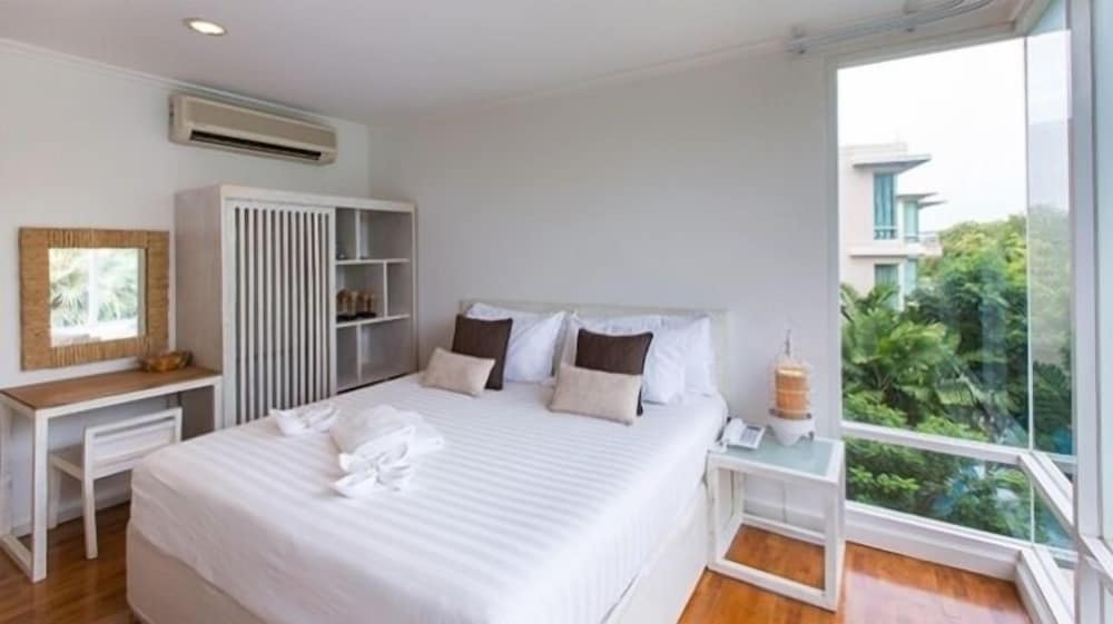 Baan San Ploen Condominium by Renvio