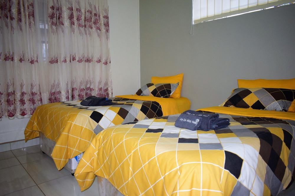 Grey Oak Holiday House