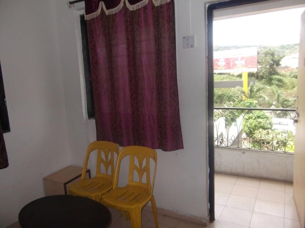 Samruddhi and Shree Inn Lodge