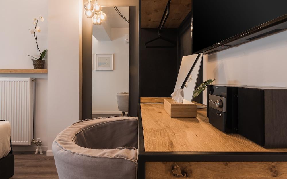 Acropolis Luxury Living