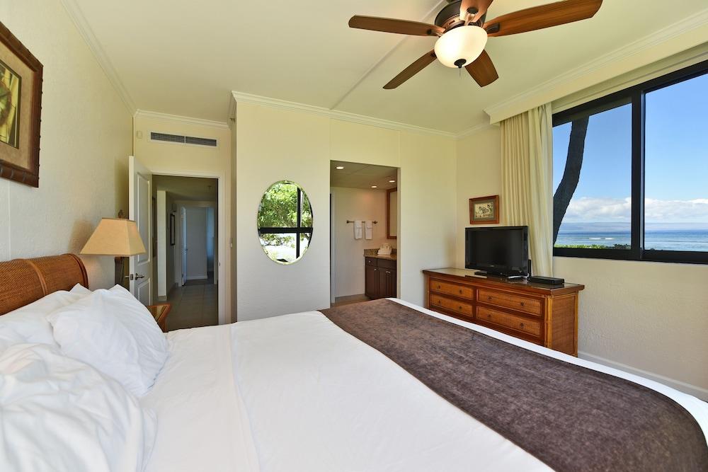 Kaanapali Shores #160 2 Bedroom Condo by RedAwning