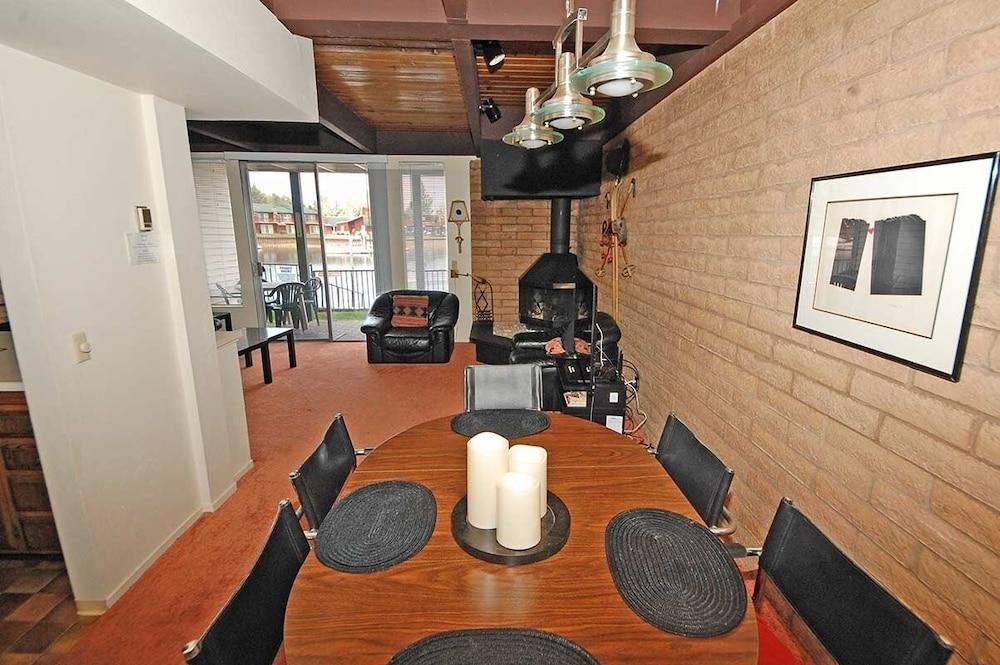 439 Ala Wai 136 3 Bedroom Condo by RedAwning