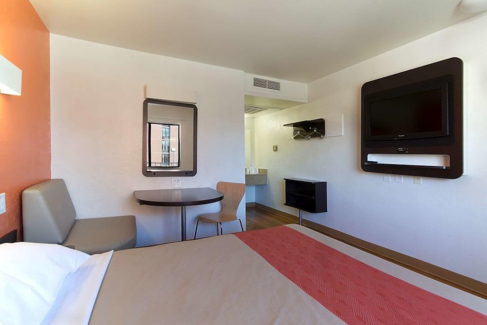 Motel 6 Capitol Heights, MD - Washington