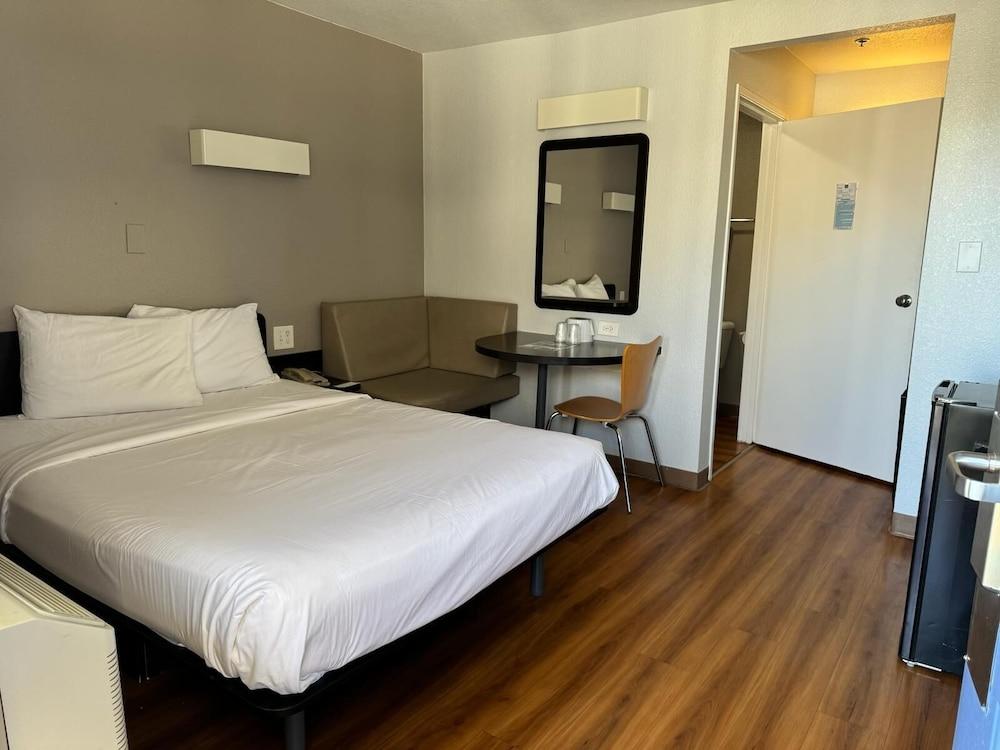 Motel 6 Ventura, CA - South