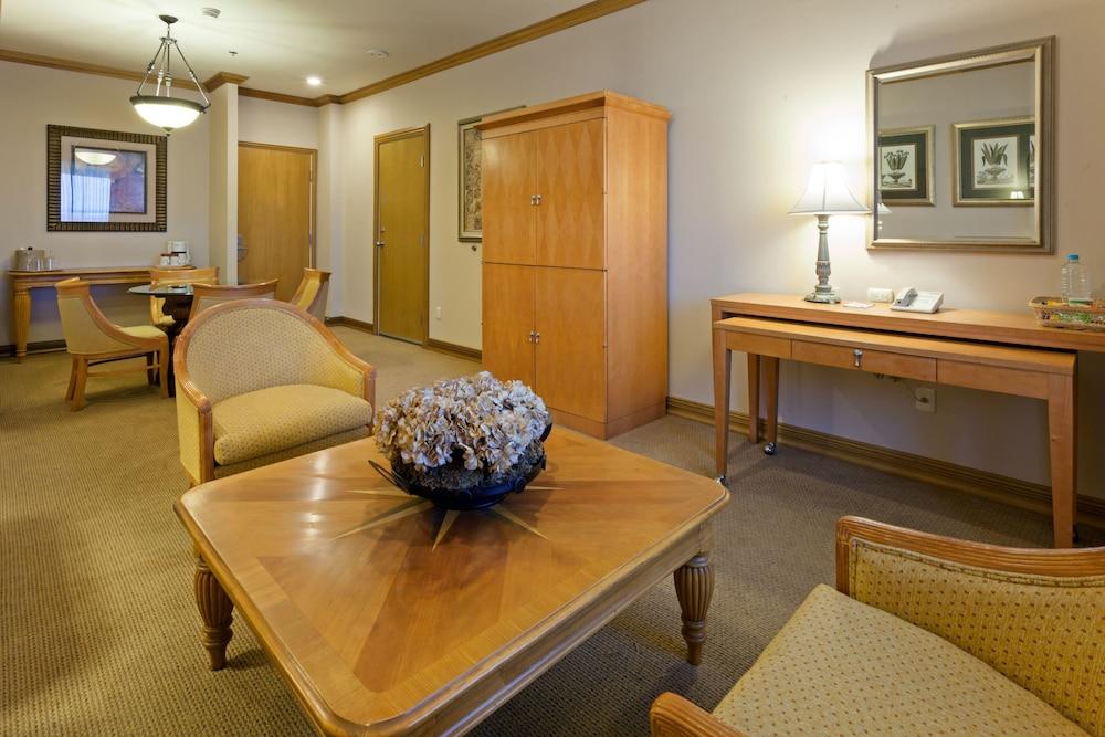 Crowne Plaza Torreon by IHG