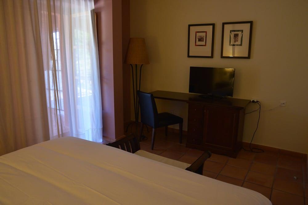 Hotel Jardines de la Santa