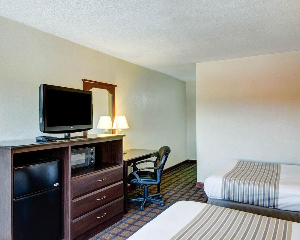 Econo Lodge Sharon - Foxborough