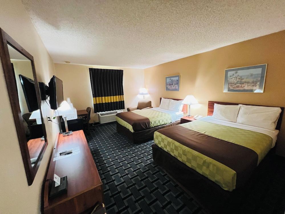 Hometown Inn & Suites