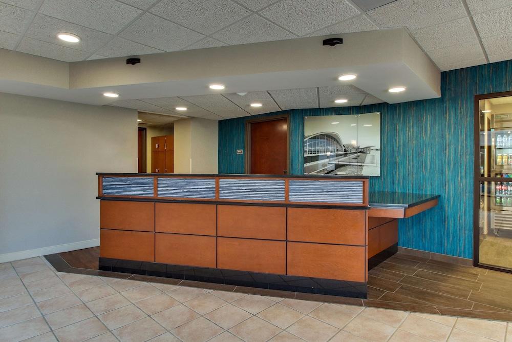 Pear Tree Inn St. Louis Airport