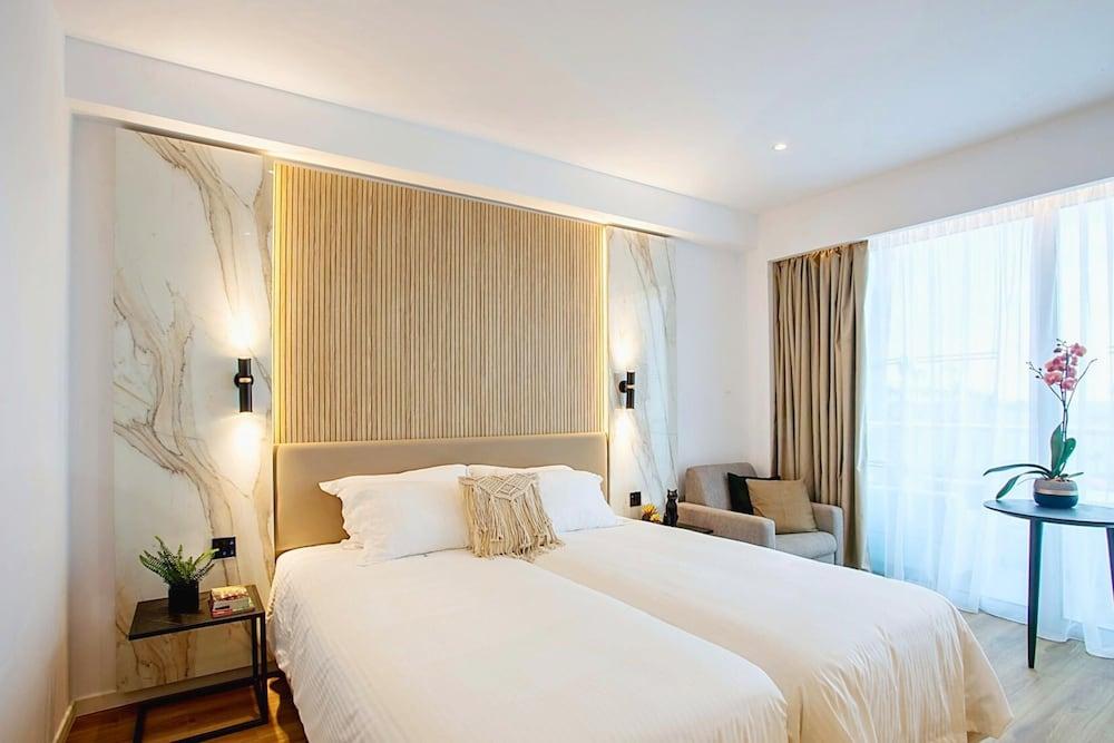 Cavo Maris Beach Hotel