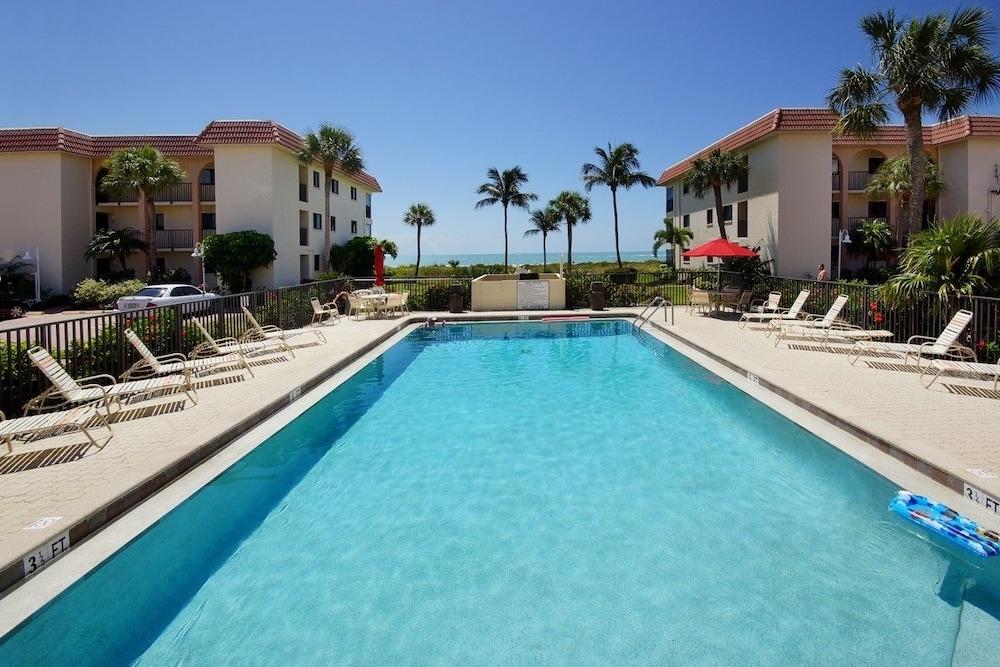 Sandalfoot Beachfront Condominium