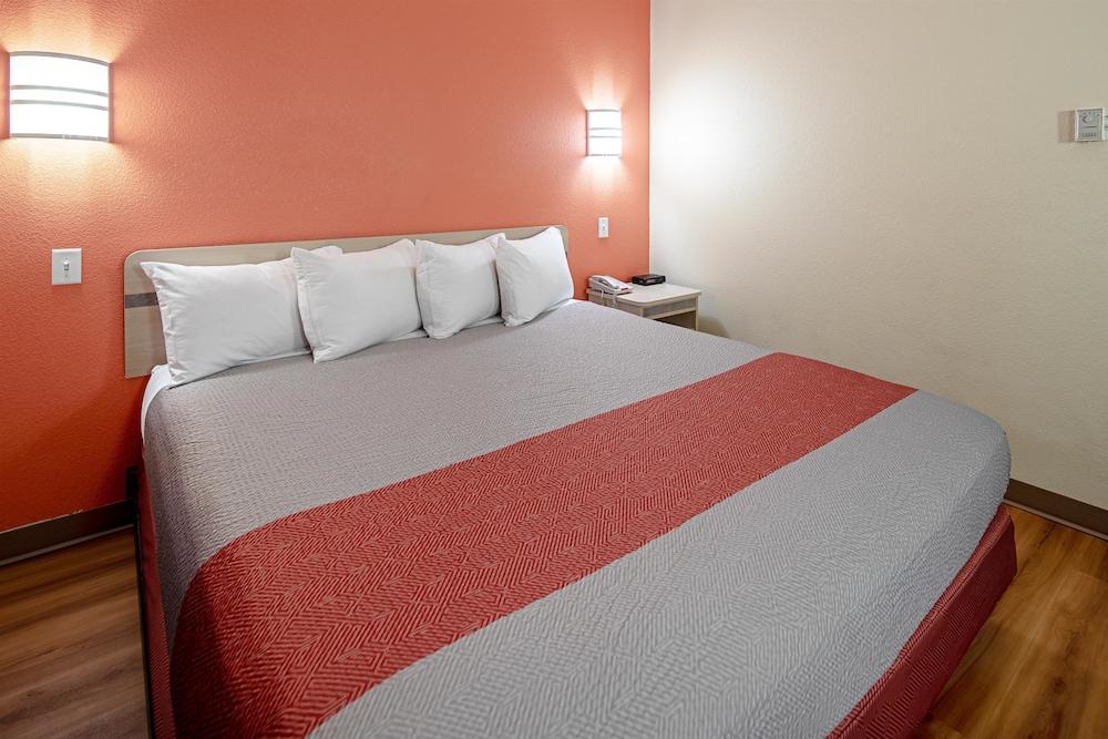 Motel 6 Anchorage, AK - Midtown