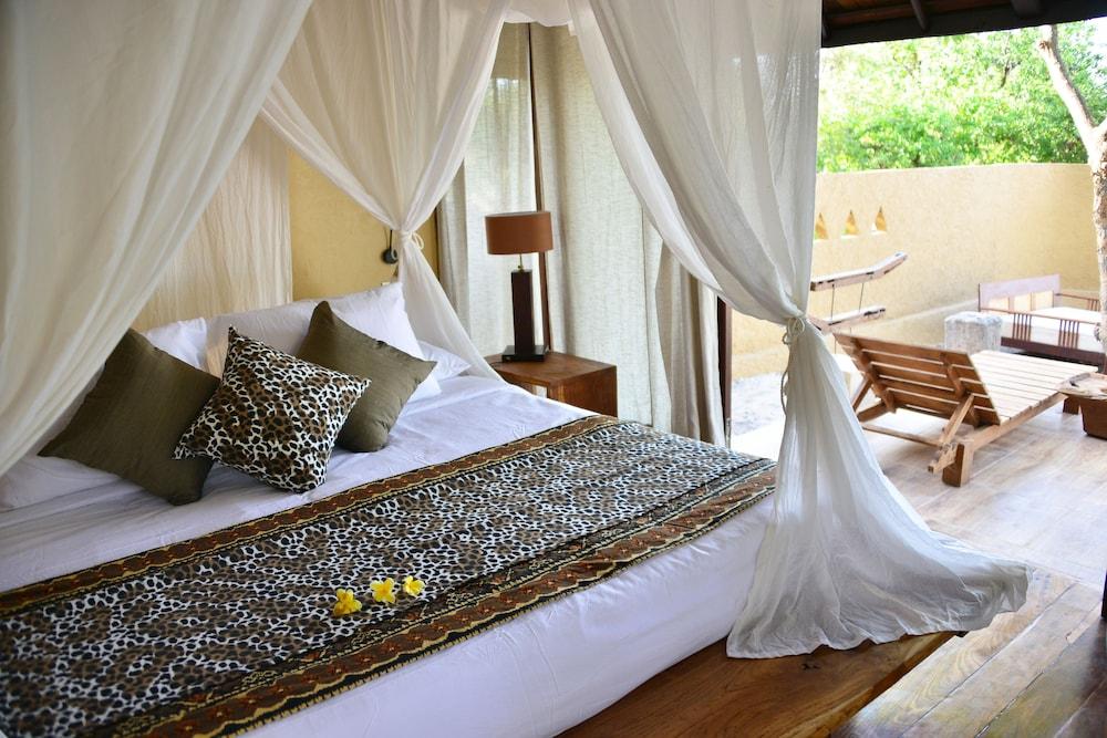 NusaBay Menjangan by WHM