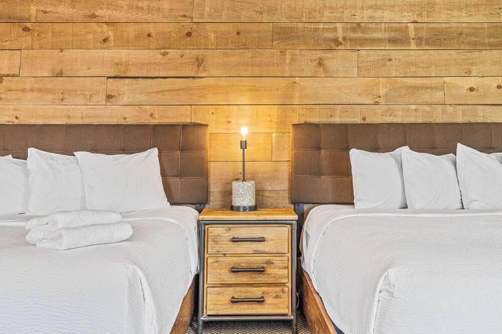 Basecamp Lodge Canmore