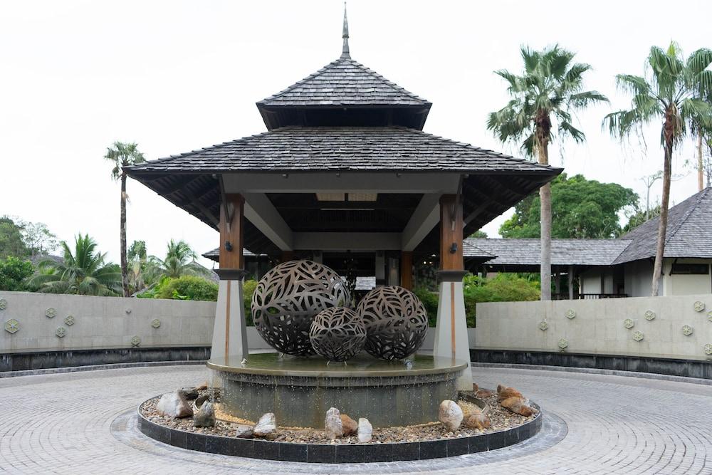 Layana Resort and Spa