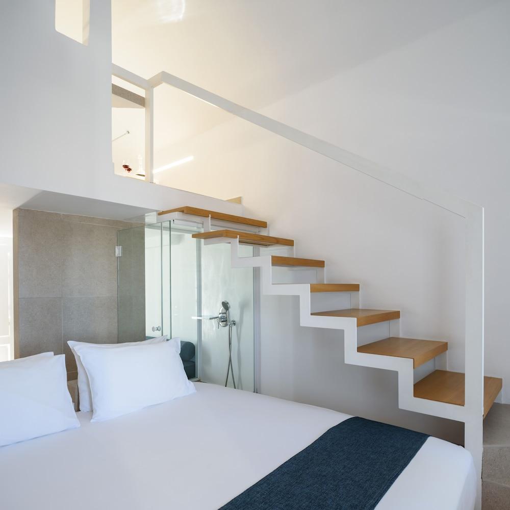 Muses Cycladic Suites