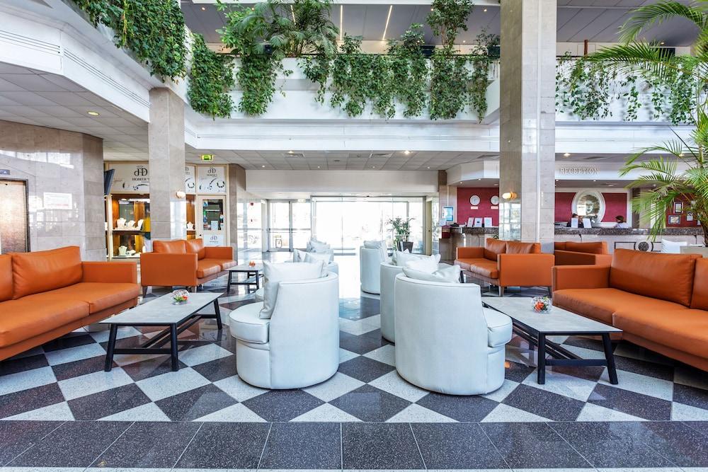 Louis Phaethon Beach