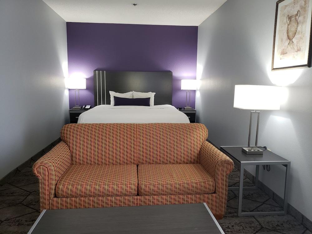 SureStay Plus Hotel by Best Western Warner Robins AFB