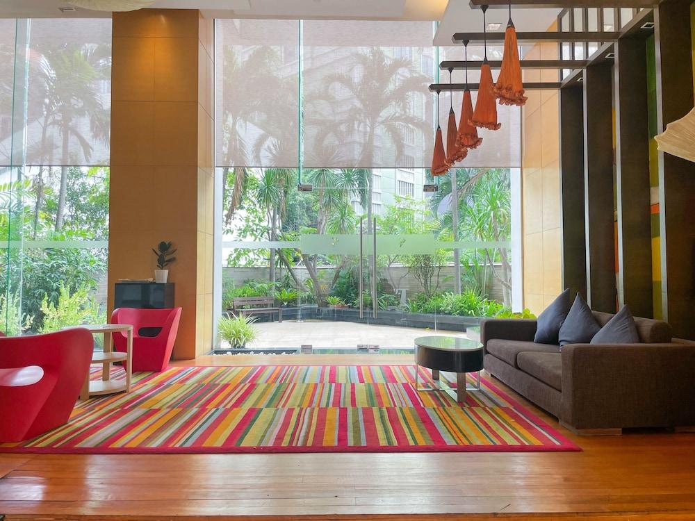 Urbana Langsuan Hotel