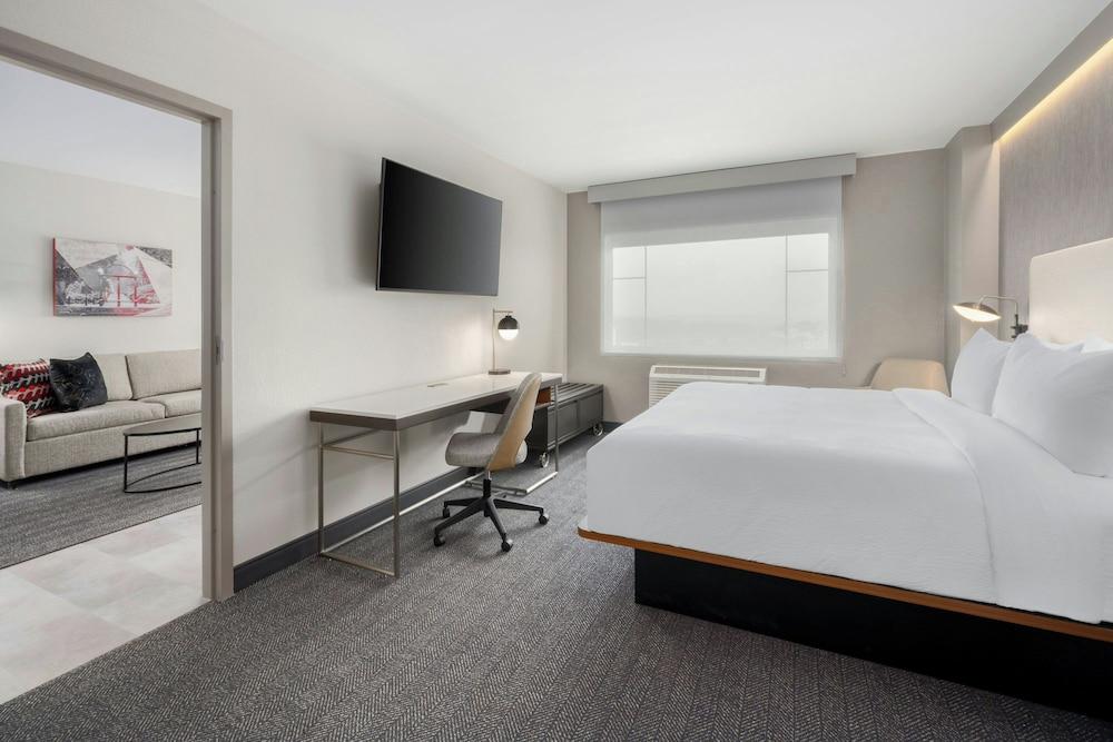 Courtyard by Marriott Athens Downtown