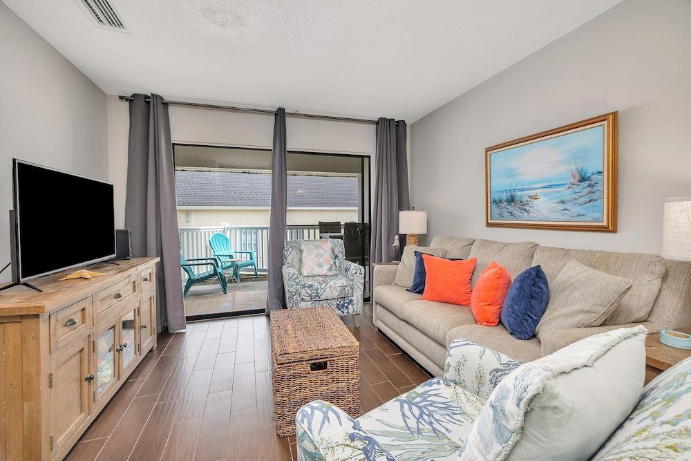 Hodnett Cooper's Shipwatch