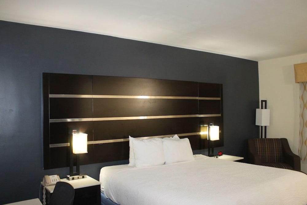 Days Inn by Wyndham Budd Lake